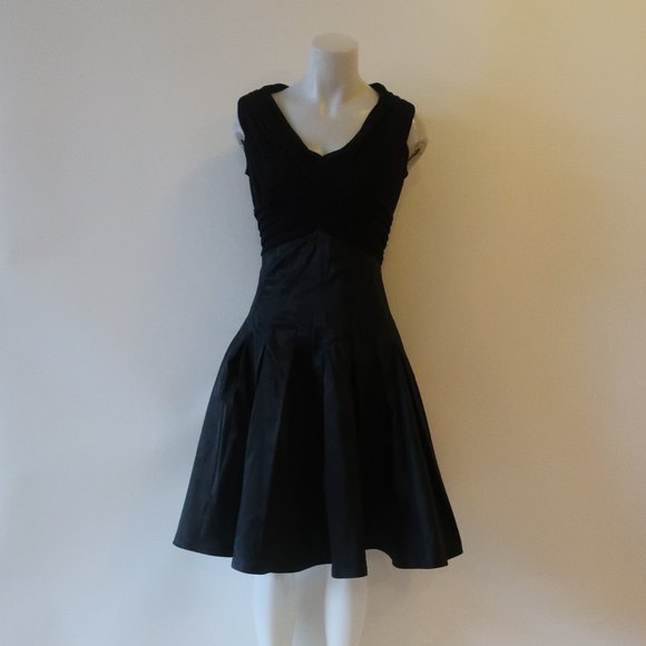 Tadashi Shoji Dresses & Skirts - Womens Tadashi Shoji Black Ruched Sleeveless Pleated A-Line Dress 16 *